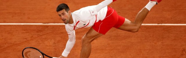 Novak poput furije, Imer sjajnim potezom zaradio aplauze (VIDEO)