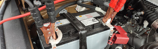 Kako pravilno upaliti auto na kablove