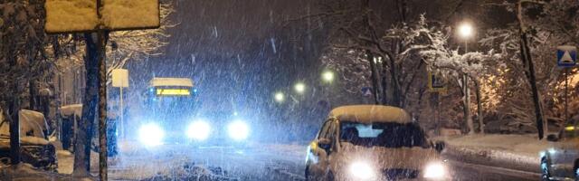 UPLAJEN CRVENI ALARM, LEDENA NOĆ PRED SRBIJOM Opasni uslovi širom zemlje, led na ulicama, zima steže i do -15! Pogledajte šta nas čeka narednih sati ali i dana