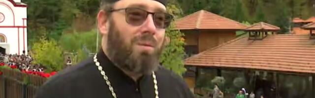 Vernici masovno ovde proslavljaju Vaskrs: Svečano u srpskom Ostrogu