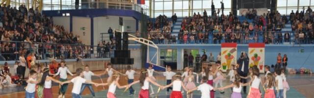 Roditelji ove godine plaćaju učešće dece na maskenbalu u Prokuplju