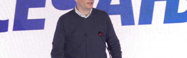 MILENKO JOVANOV: Za razliku od onih koji samo mrze mi radimo konkretne stvari , pomažemo mladima (VIDEO)