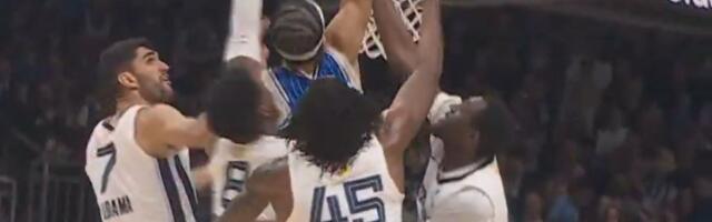 Da li ste videli bolje zakucavanje ove sezone? Mi nismo sigurni... preko četvorice se retko viđa! /VIDEO/