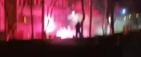 ISPLIVAO SNIMAK BRUTALNE TUČE GROBARA I DELIJA U BEOGRADU! Pred derbi na Marakani i Kup u Nišu u Srbiji je nastavljen huliganski haos!