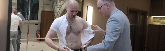 Cepaj, brale, postao sam ćale! Aca Sofronijević pripremio 30 istih majica na proslavi povodom rođenja ćerke