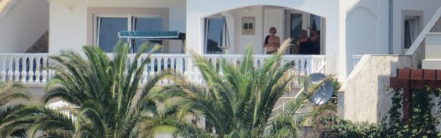 Oza mira Žike Todorovića: Ovo je kuća u kamenu, do plaže se dolazi skrivenim putem