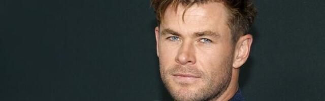 "Slikaš sina da to radi?": Najzgodniji glumac Holivuda izazvao LAVINU KOMENTARA zbog jedne fotke