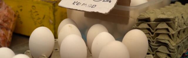 POSKUPELO NA PIJACAMA! Negde razlika i do 15 dinara - evo koliko košta GAJBA BELIH JAJA!