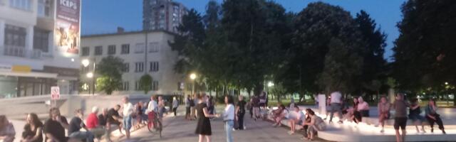 Građani i studenti sa protesta osuđuju napad na novinarku Emiliju Mladenović sinoć
