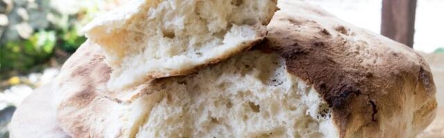 Brza domaća pogača: Bez mesenja, kvasca i čekanja – gotova za tren, a miriše cela kuća (VIDEO)