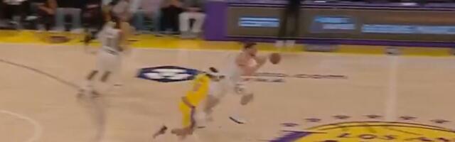 Da li ste ikada videli Jokića da ovako brzo trči?