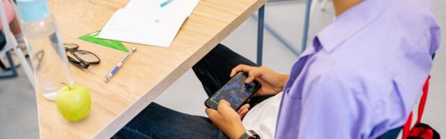 Učenje na prvom mestu: UNESCO poziva na zabranu mobilnih telefona u školama