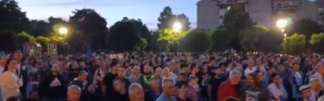 Veliki protest studenata i građana u Sremskoj Mitrovici (FOTO, VIDEO)