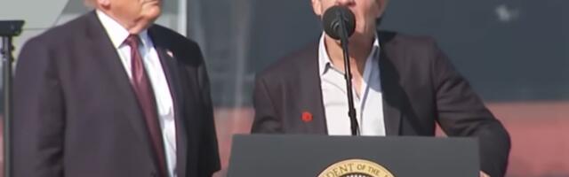 Денис Квејд на Трамповом скупу у Тексасу