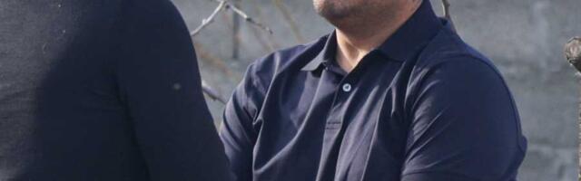 "KO NIJE HODAO U TVOJIM CIPELAMA..." Najnovije oglašavanje Darka Lazića nakon sahrane brata -  poruka koja je dirnula hiljade ljudi (FOTO)