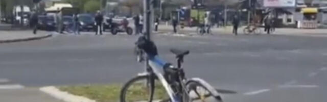 Нестала подршка „студентској” опцији, усамљени бицикл блокира раскрсницу