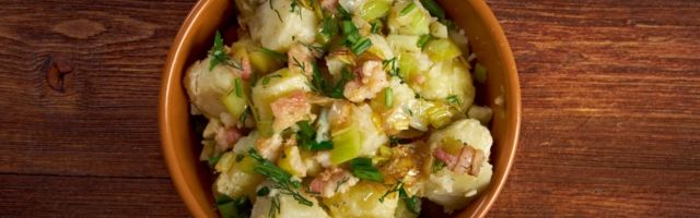 Omiljeni letnji ručak: Obrok salata sa mladim krompirićima (RECEPT)