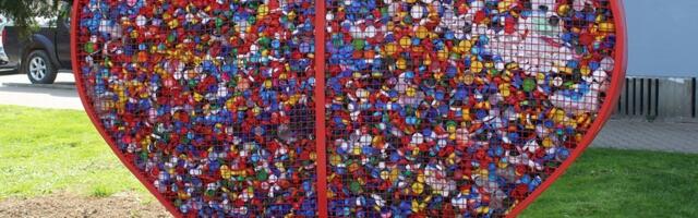 Vlasotinčani napunili srce čepovima za hendikep