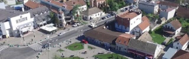 "Naprednjaci maskirani u roditelje, bake i deke napali zaposlene u školi u Surčinu"