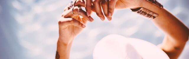 Ovaj manikir miriše na more i leto – i apsolutno ga želimo