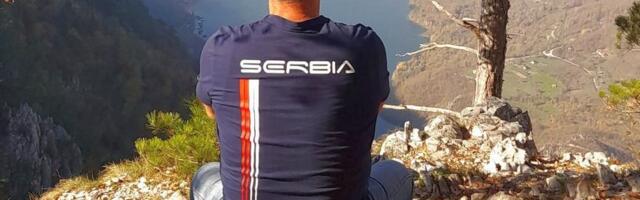 Zoran M. Jovanović – dečak koji ne odlazi i još uvek gleda u reku