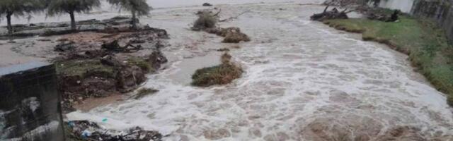 KATAKLIZMA U GRČKOJ! Škole više ne rade, poplave nose puteve, a građani su dobili UZNEMIRUJUĆU PORUKU!