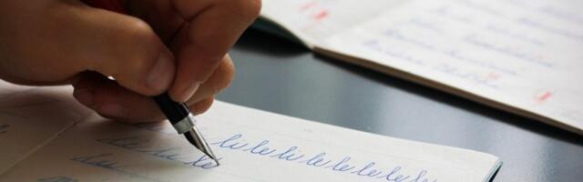 Ruka kojom pišete otkriva tajne o vama: Levoruki manje zarađaju, dok su dešnjaci gori u sportu