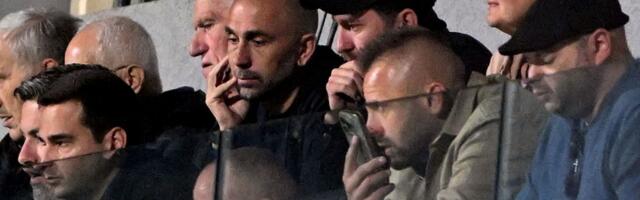 Legenda italijanskog fudbala na Banovom brdu! Ljudi sede kraj njega, i ne prepoznaju golgetera Juventusa /FOTO/