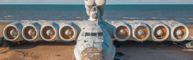 Najneobičnija ratna mašina veća od Boeing 747 džambo džeta napuštena na plaži