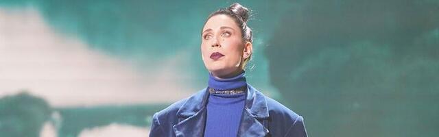 Konstrakta prodavala novine na ulici (FOTO)