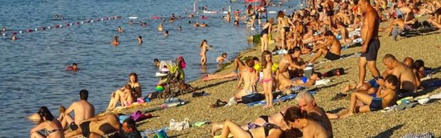 DETALJAN CENOVNIK Ada ove sezone - luskuz da pršti: Voda više od 400 dinara, a čik sedite na ručak