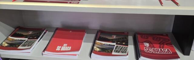 Ponuda i cene Braginog šopa: Evo koliko koštaju dresovi, šalovi, lopte… (FOTO+VIDEO)