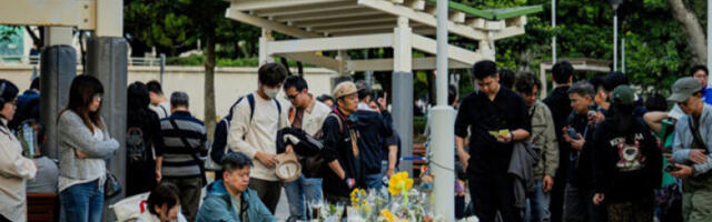 Хонгконг у жалости, хиљаде одају почаст жртвама најтежег пожара у историји тог града