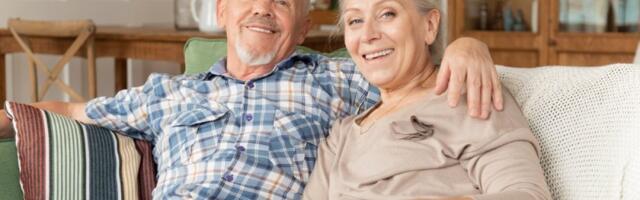 Ima 63 godine, udata je i uživa u svingeraju: Spava za noć sa 14 muškaraca, a evo kako je reagovao muž