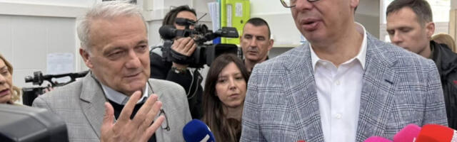 “Ponosan kad vidim domaće kompanije koje razvijaju sopstvene tehnologije i proizvode koji su važni za svakodnevni život”: Vučić obišao kompaniju “Sigma” (FOTO)