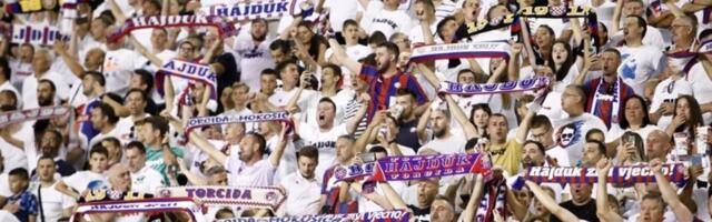 Potpuna ludnica u Hrvatskoj: Dinamo slavi pobedu Hajduka (VIDEO)