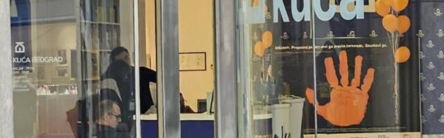 (FOTO) Strašan skandal u centru Beograda: "Krvava šaka" u Evropskoj kući?!