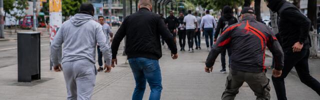 Бруталан напад на активисте СНС-а на Славији (видео)