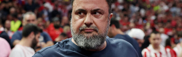 Pojavio se snimak skandala: Gazda Olimpijakosa ošamario političara, pa dobio batine (VIDEO)
