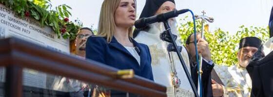 MESTO STRADANJA, ALI I MESTO ZAVETA: Ministarka Stamenkovski u Surdulici odala puštu nevino postradalim žrtvama Velikog rata