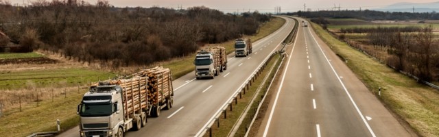 Tragična priča: Dečak poginuo nakon što ga je očuh izbacio iz automobila