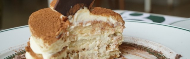 Tiramisu palačinka torta: Kremasta i ne palite rernu