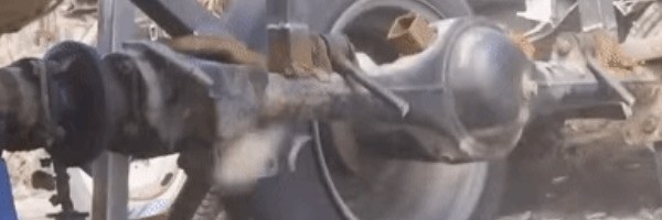 Pogledajte šta se dogodi sa gumom kada se zavrti pri 620 km/h