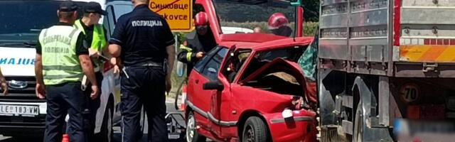 Sudar kamiona i automobila u Gornjem Sinkovcu, povređena jedna osoba