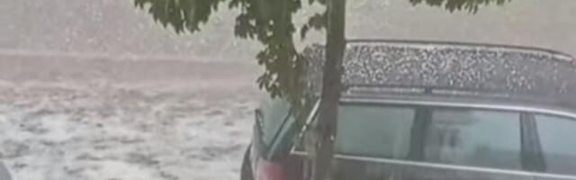 Kiša napravila haos u Srbiji: Jug zemlje potopljen, ulice postale reke (VIDEO)