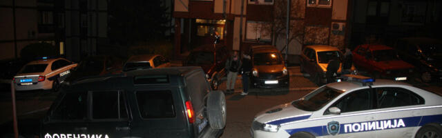 BRATU (14) STAVIO PIŠTOLJ NA GLAVU: Policija pretresla stan u kojem je tinejdžer sa Zvezdare pucao na babu i dedu!