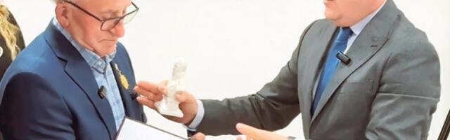 Признање Савеза писаца РФ уручено генералу Лазаревићу