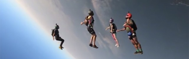 Ljudi skaču iz aviona: Trenuci bez padobrana (VIDEO)