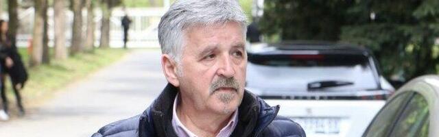 Bosanac dva puta ZVEKNUO kola! Stojković se zaneo, pa se ZAKUCAO u stub! (FOTO)