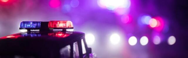 SAOBRAĆAJKA KOD GRANIČNOG PRELAZA "VRŠKA ČUKA": Automobil sleteo sa puta, udario u betonsku banderu i prevrnuo se na krov - povređene izvlačili vatrogasci!